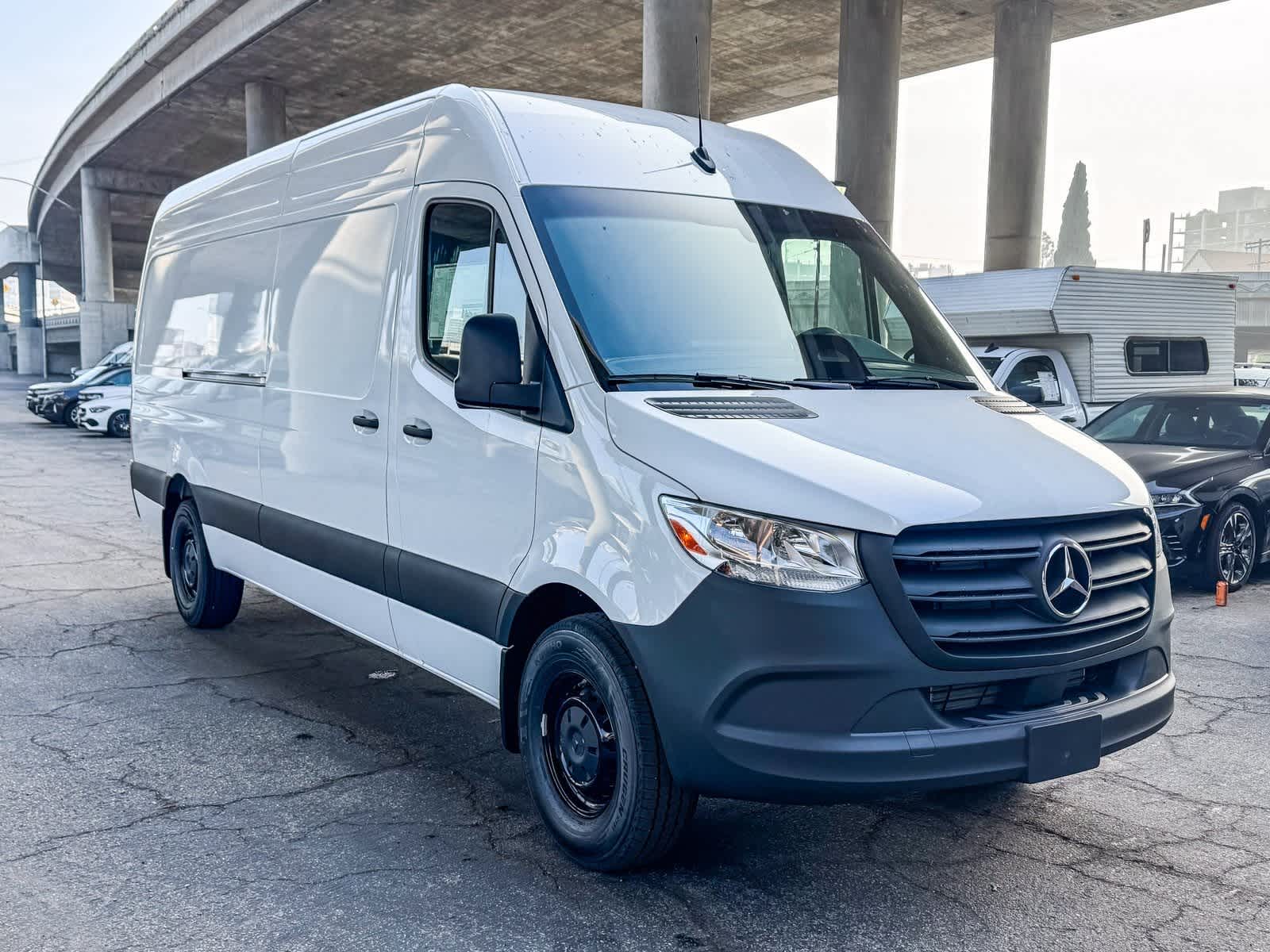 Thumbnail: 2026 Mercedes-Benz Sprinter - 3