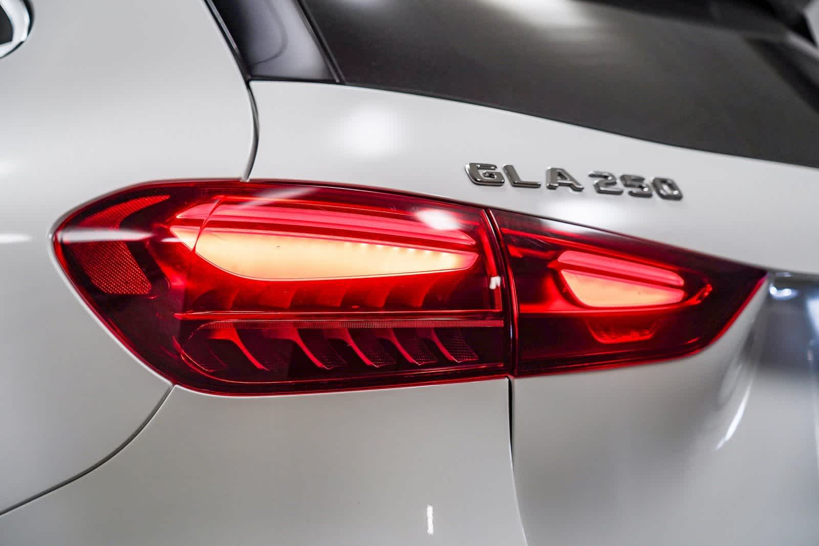Thumbnail: 2025 Mercedes-Benz GLA - 11