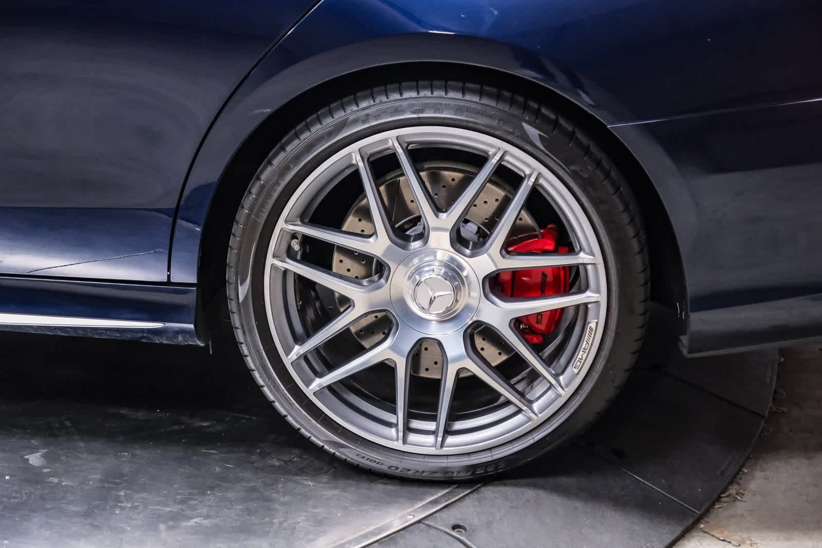 Thumbnail: 2019 Mercedes-Benz E-Class - 9