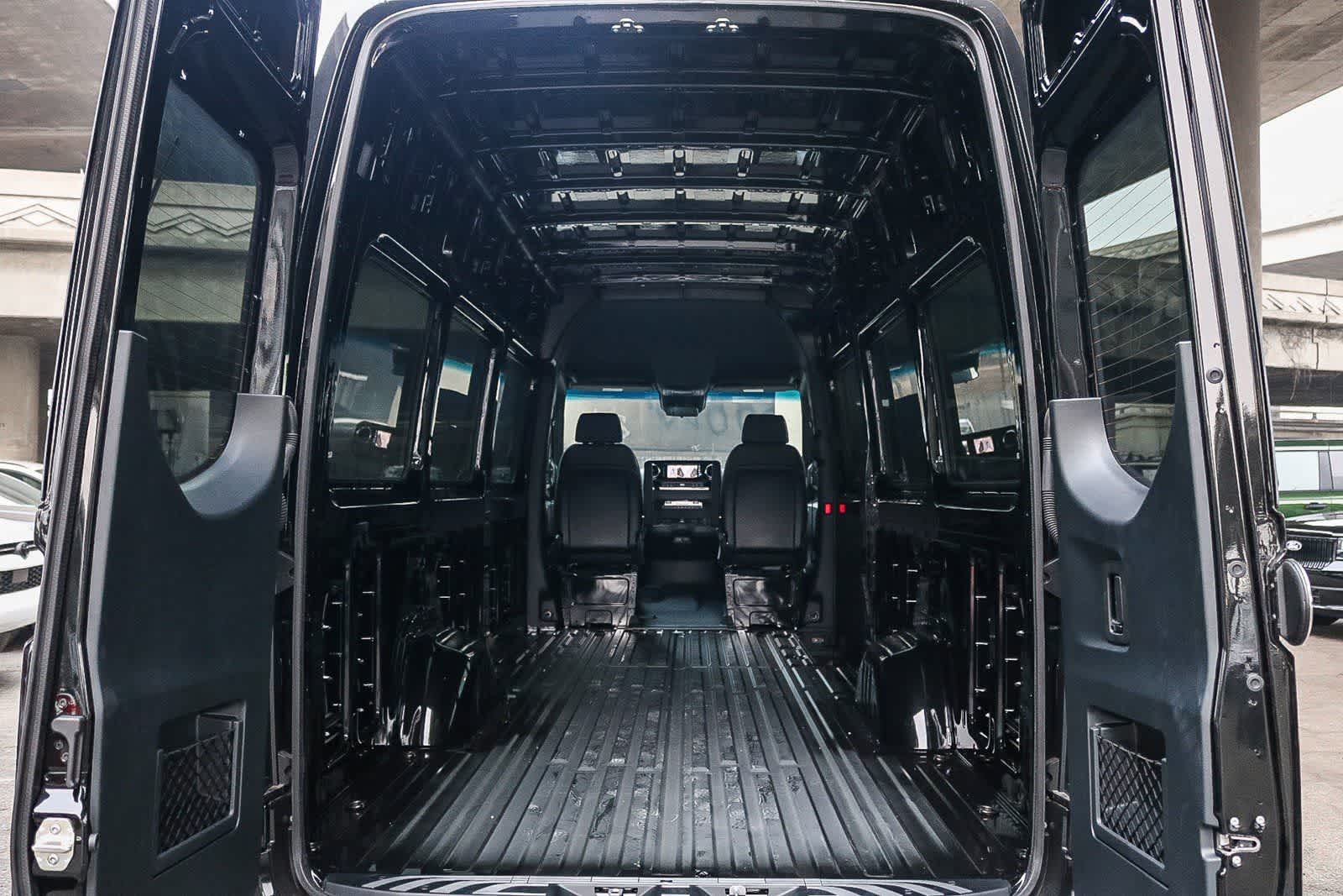 Thumbnail: 2024 Mercedes-Benz Sprinter - 24