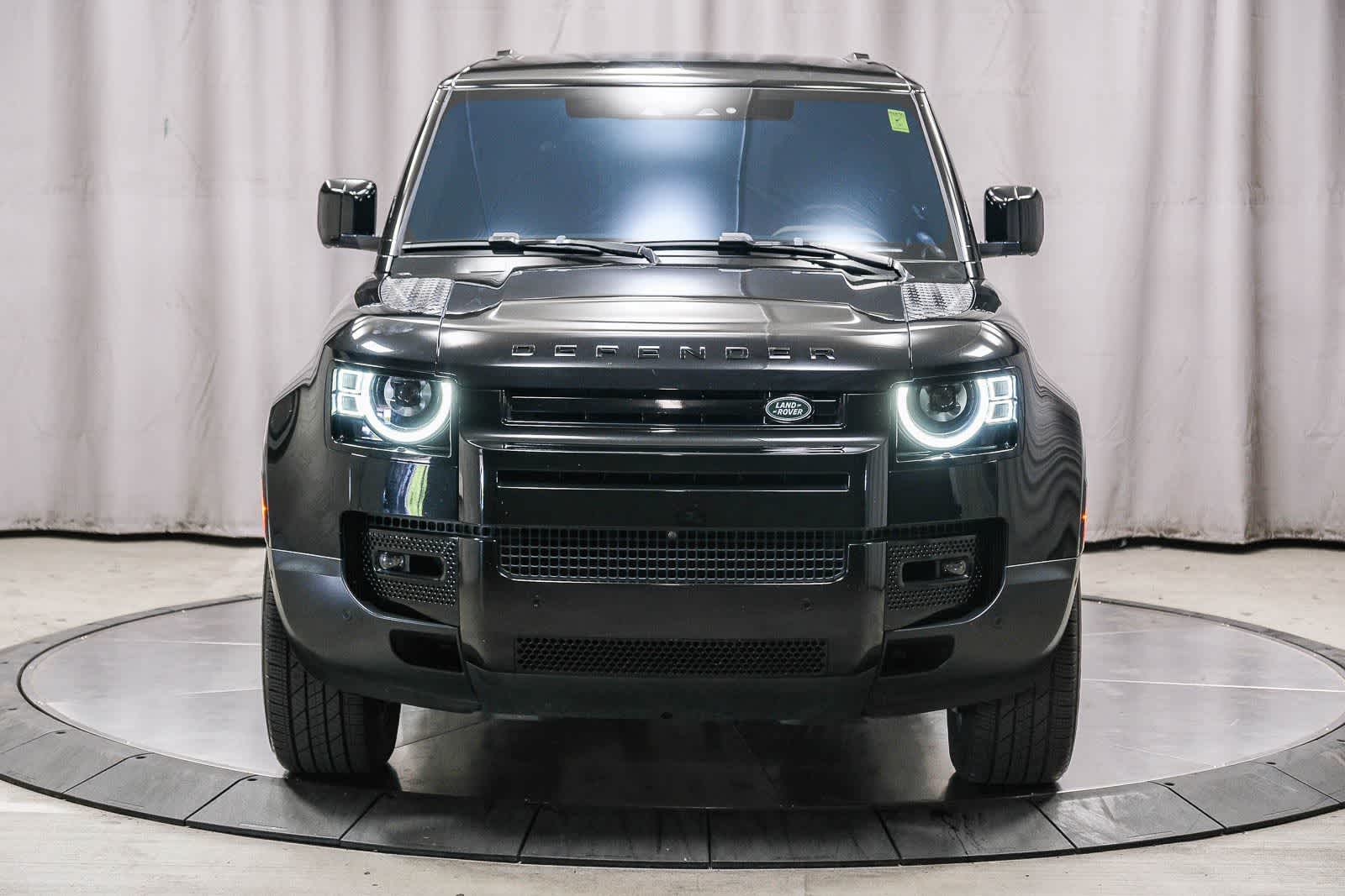 Thumbnail: 2022 Land Rover Defender - 6