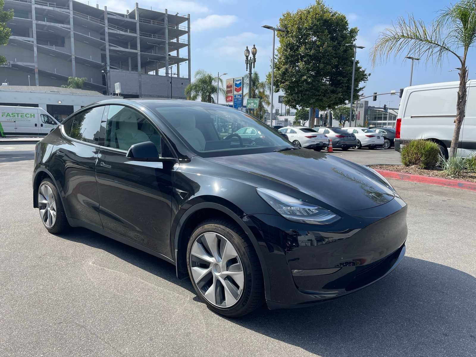 Thumbnail: 2021 Tesla Model Y - 4