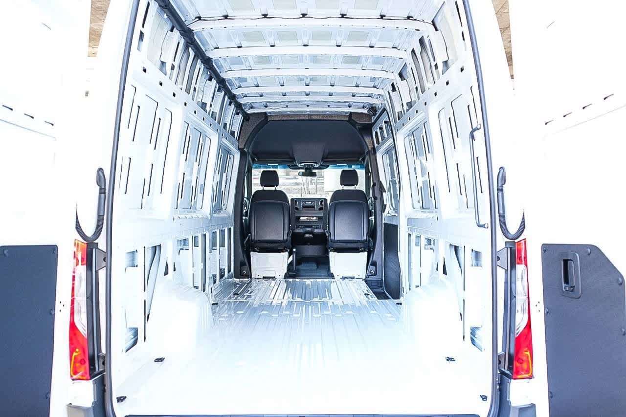 Thumbnail: 2026 Mercedes-Benz Sprinter - 23