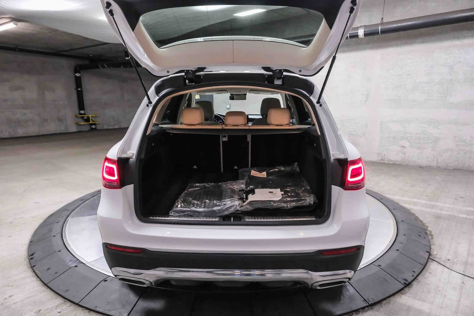 Thumbnail: 2022 Mercedes-Benz GLC - 27