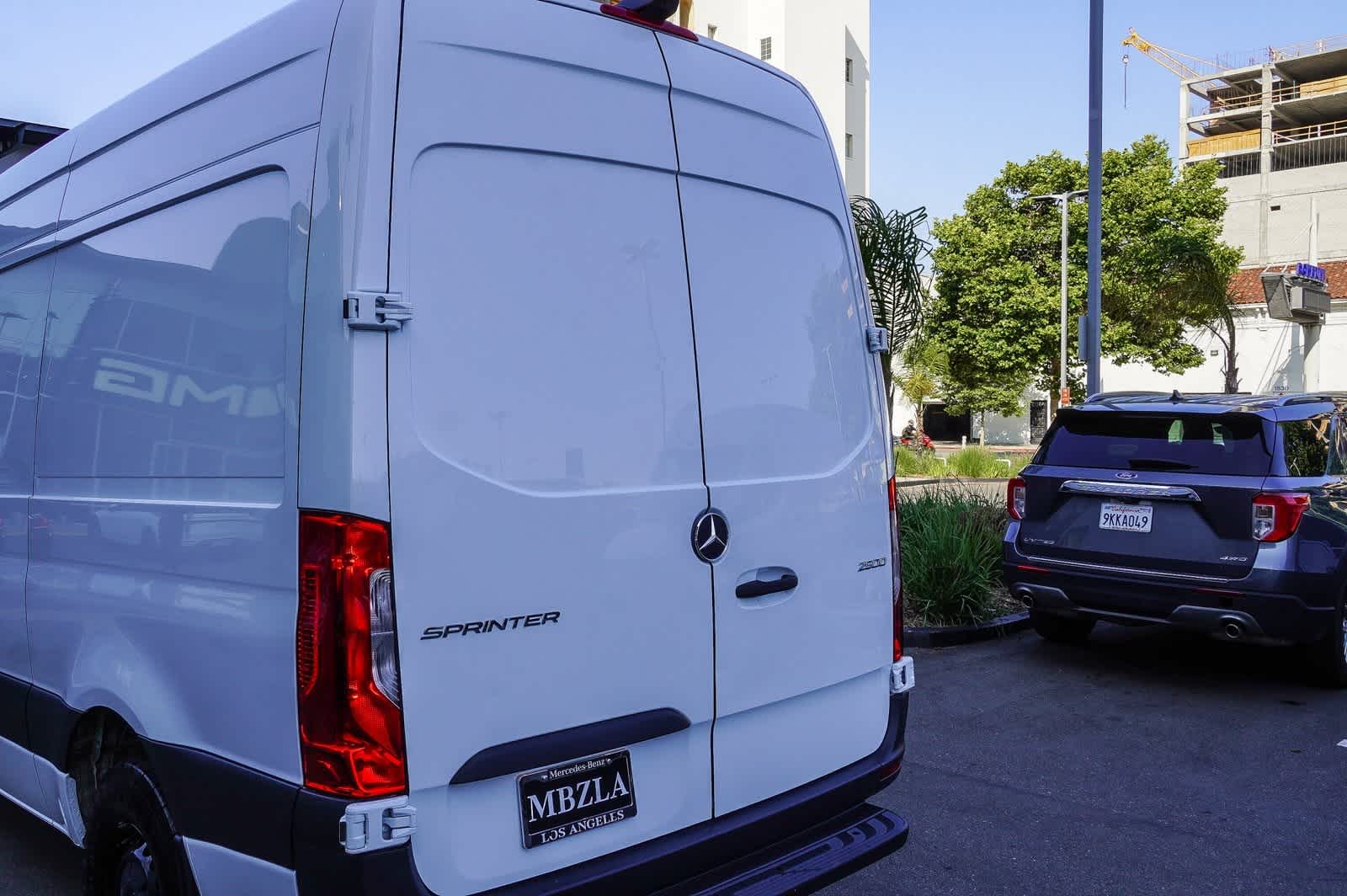 Thumbnail: 2021 Mercedes-Benz Sprinter - 8