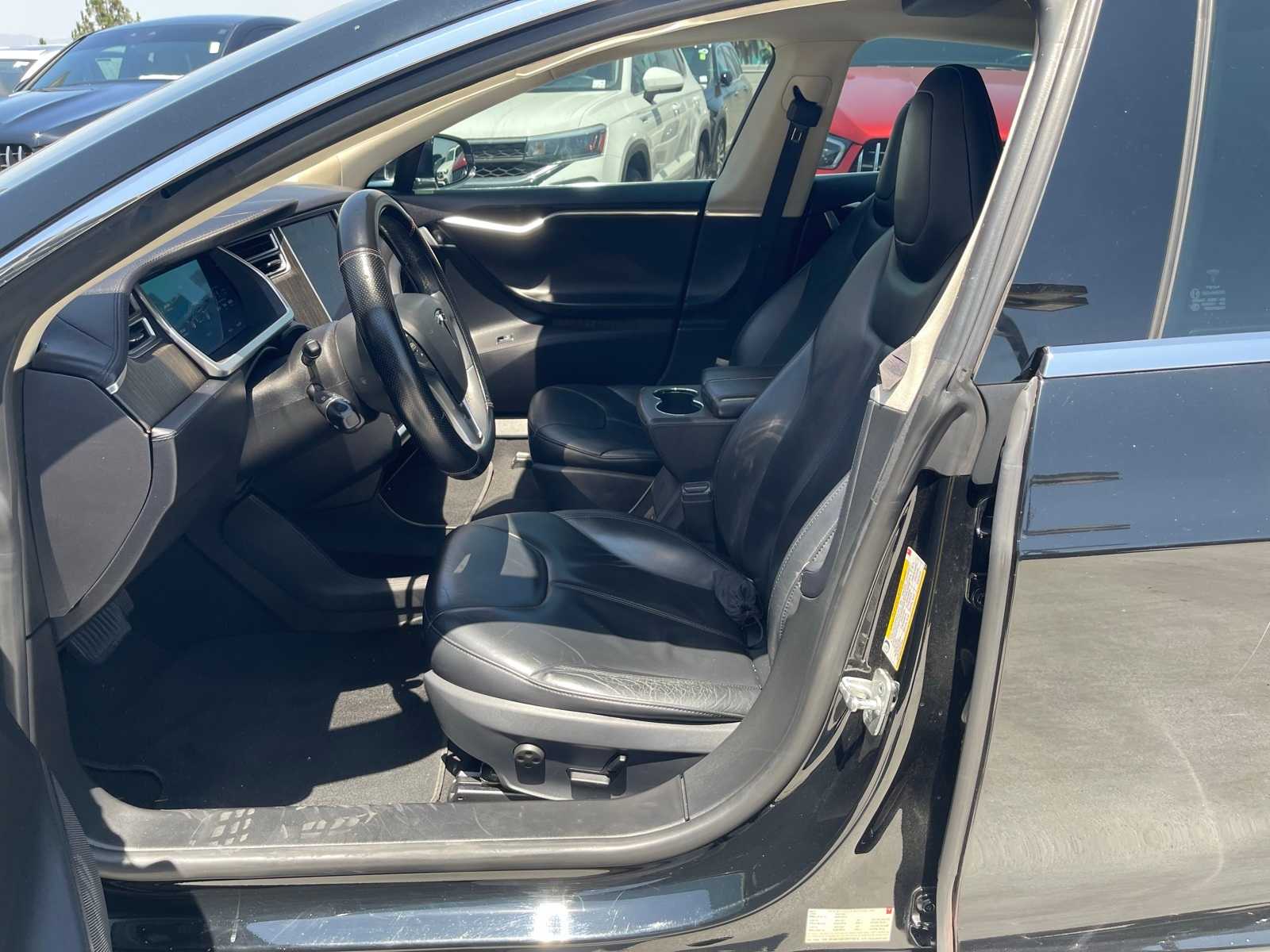 Thumbnail: 2013 Tesla Model S - 5