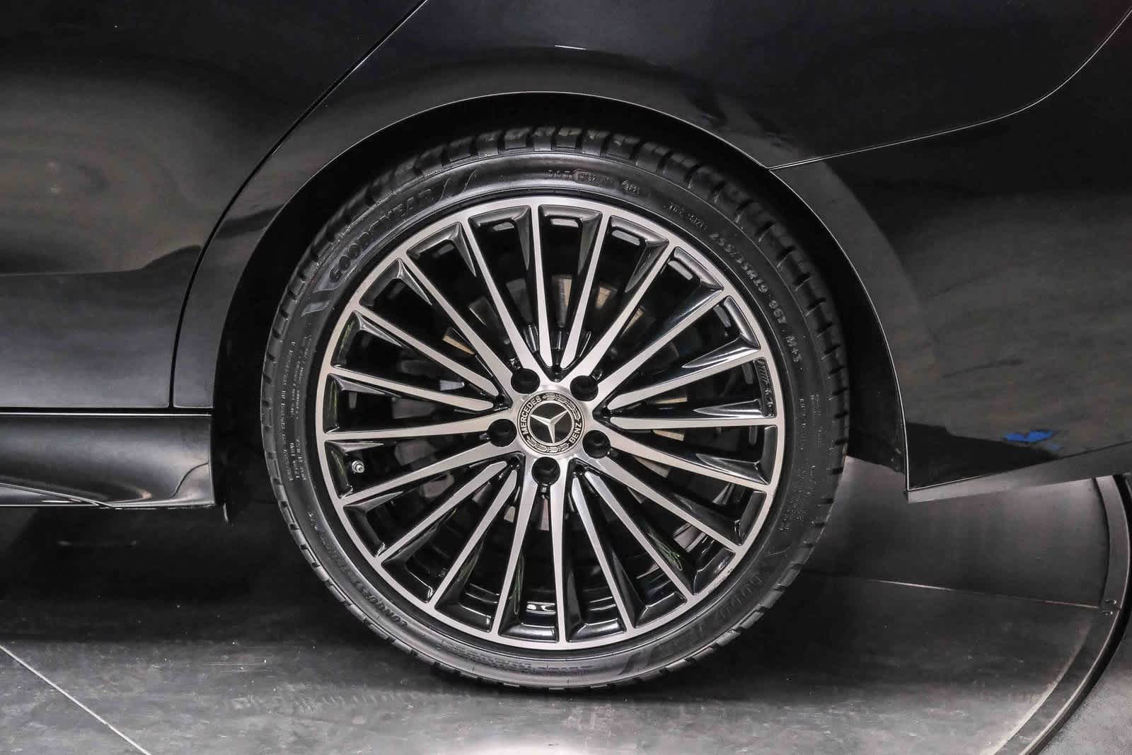 Thumbnail: 2024 Mercedes-Benz C-Class - 9