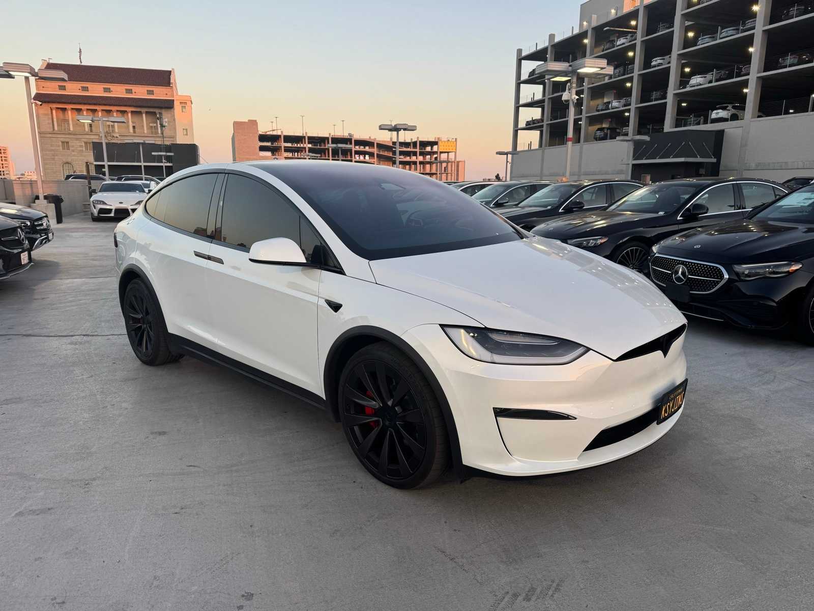 Thumbnail: 2023 Tesla Model X - 3