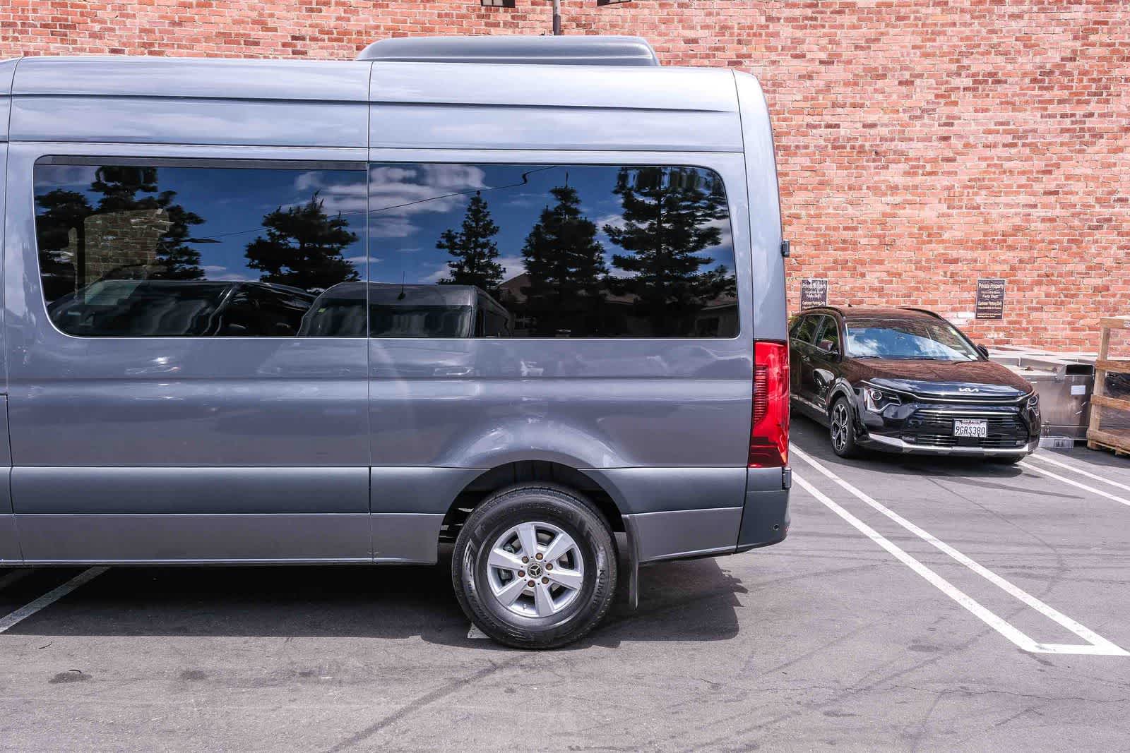 Thumbnail: 2024 Mercedes-Benz Sprinter - 8