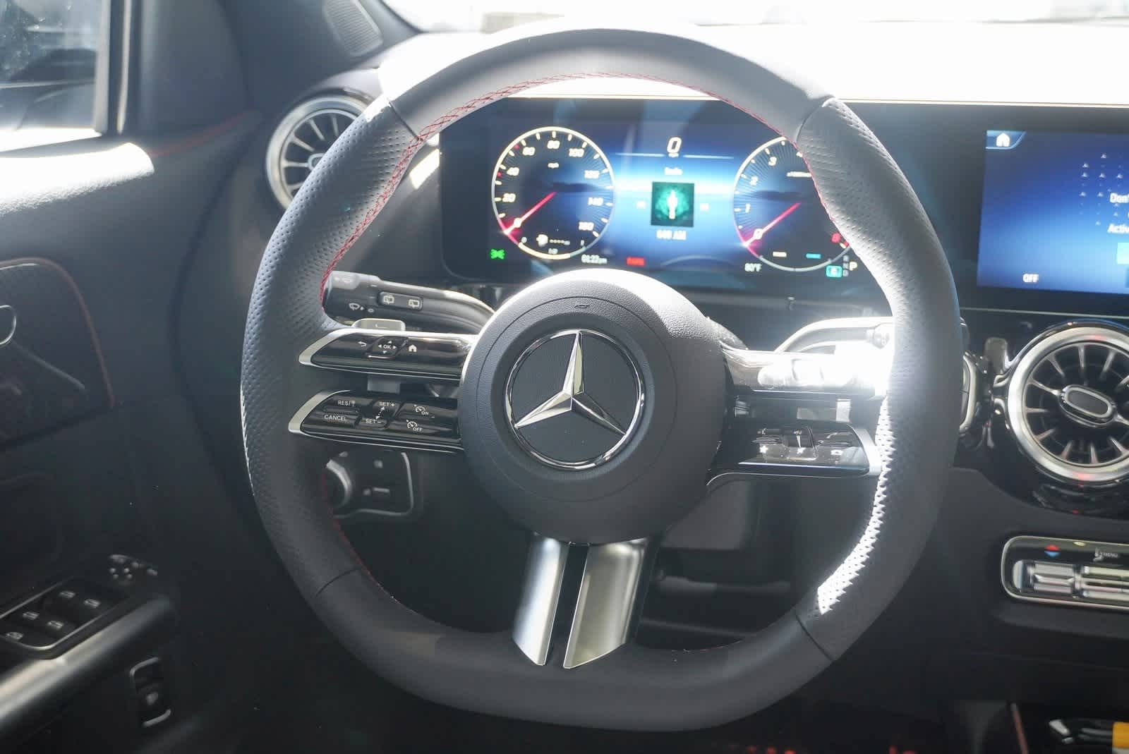 Thumbnail: 2025 Mercedes-Benz GLA - 16