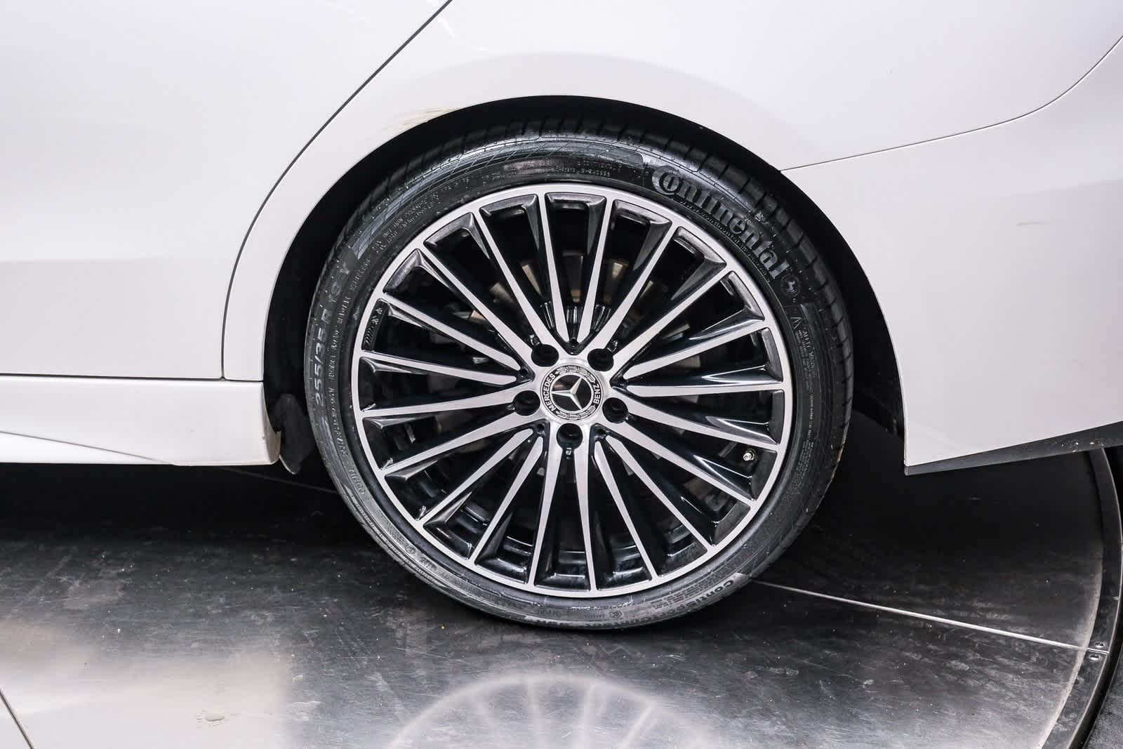 Thumbnail: 2023 Mercedes-Benz C-Class - 9