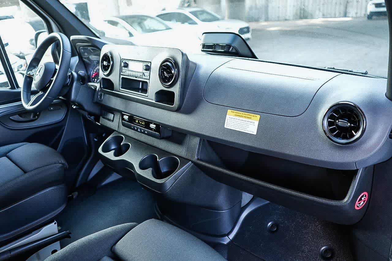 Thumbnail: 2026 Mercedes-Benz Sprinter - 13