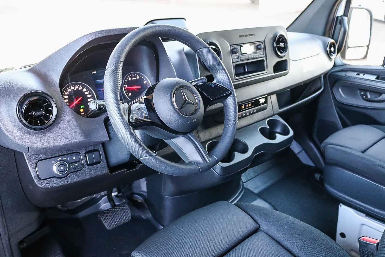 Thumbnail: 2026 Mercedes-Benz Sprinter - 12