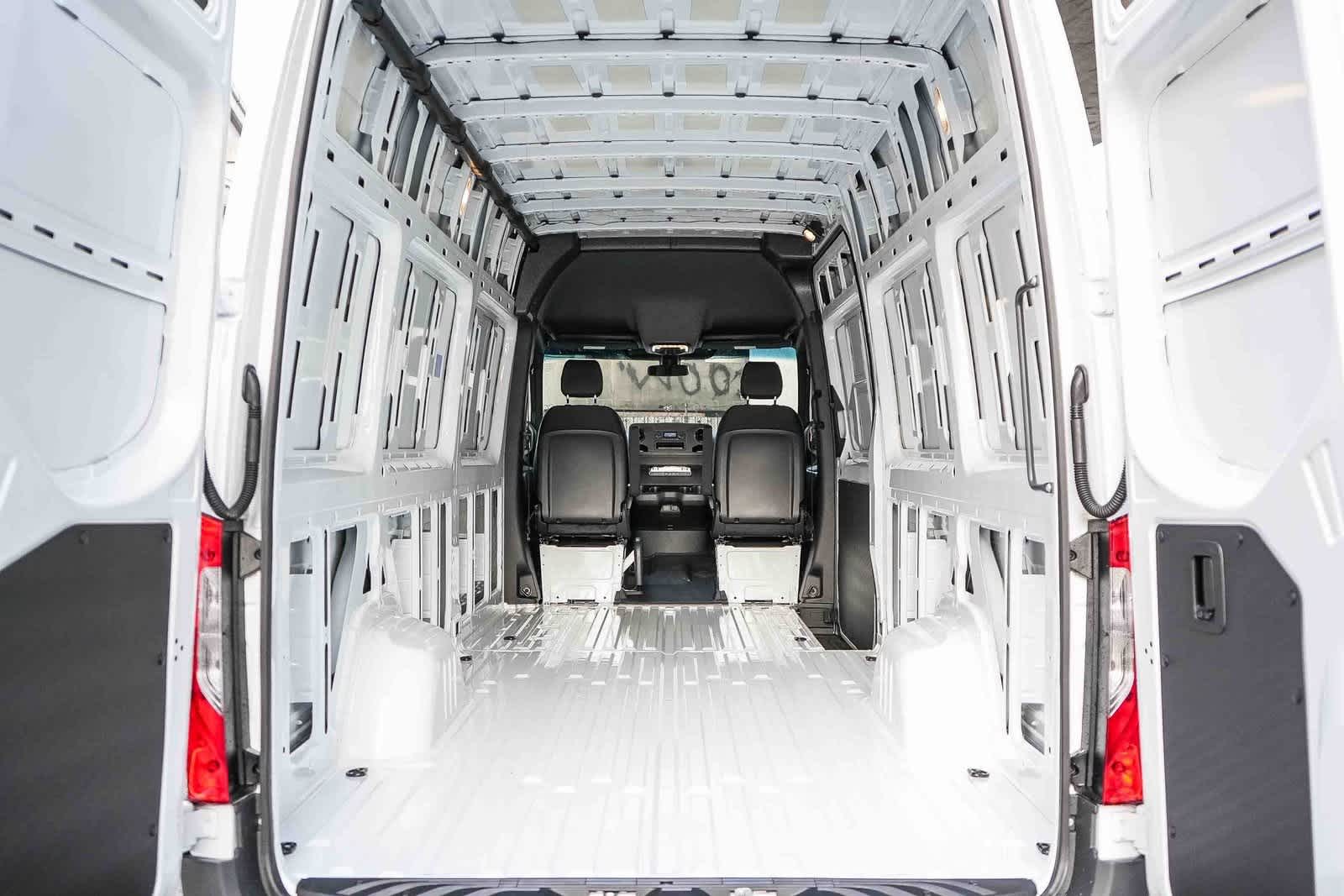 Thumbnail: 2026 Mercedes-Benz Sprinter - 23