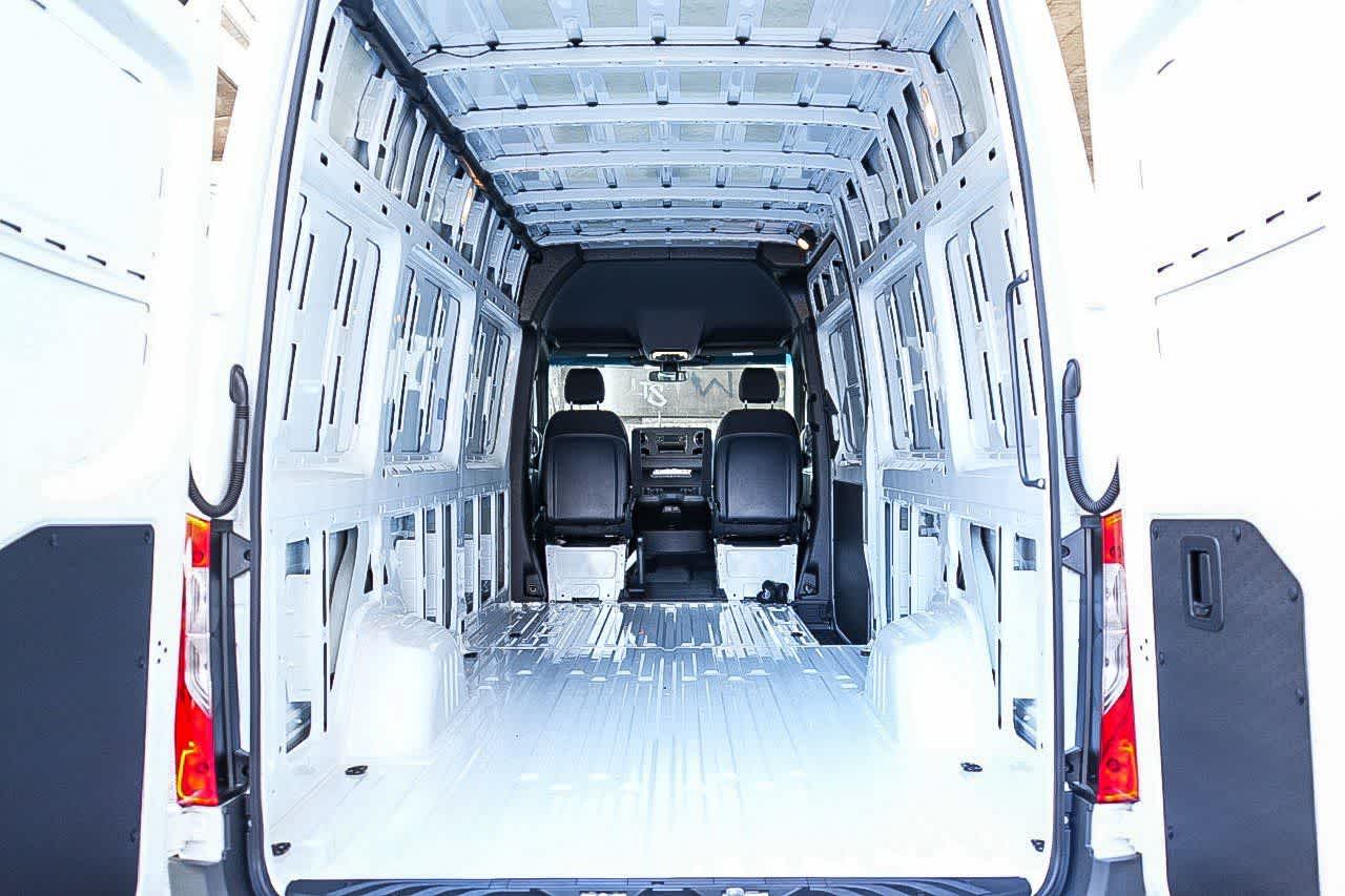 Thumbnail: 2026 Mercedes-Benz Sprinter - 22