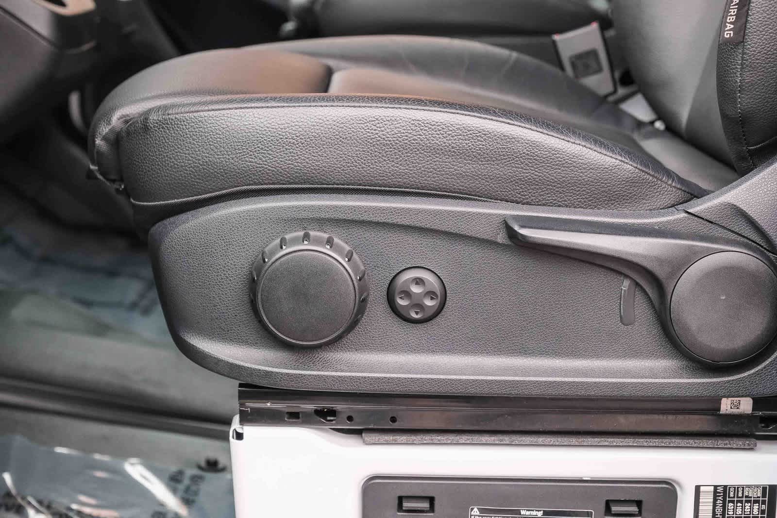 Thumbnail: 2024 Mercedes-Benz Sprinter - 25