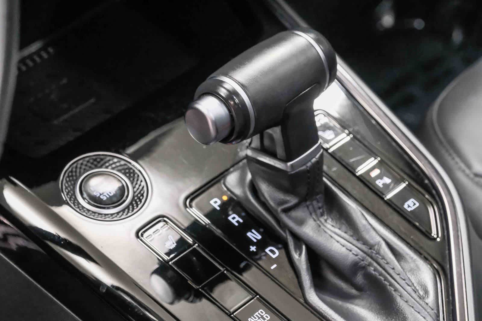 Thumbnail: 2023 Kia Niro - 22