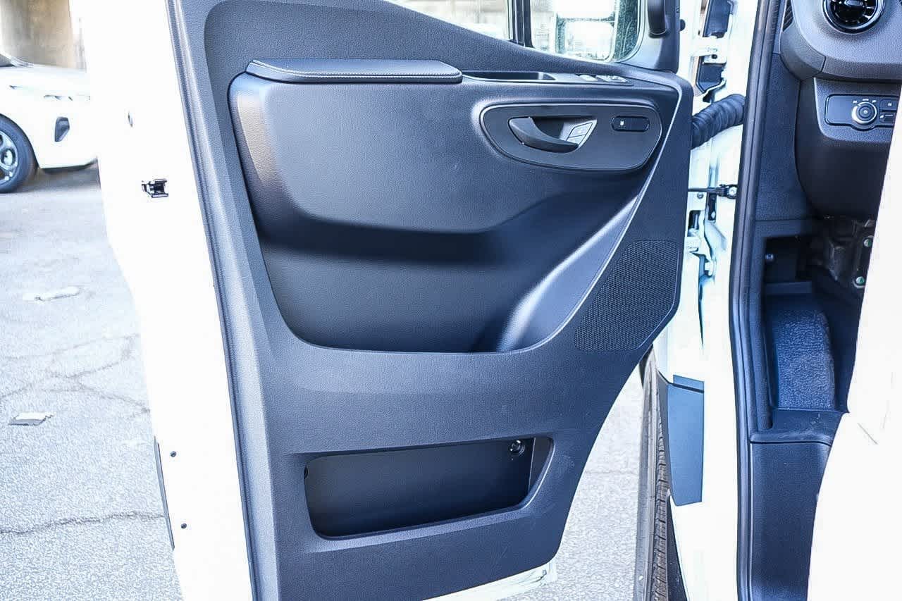 Thumbnail: 2026 Mercedes-Benz Sprinter - 19