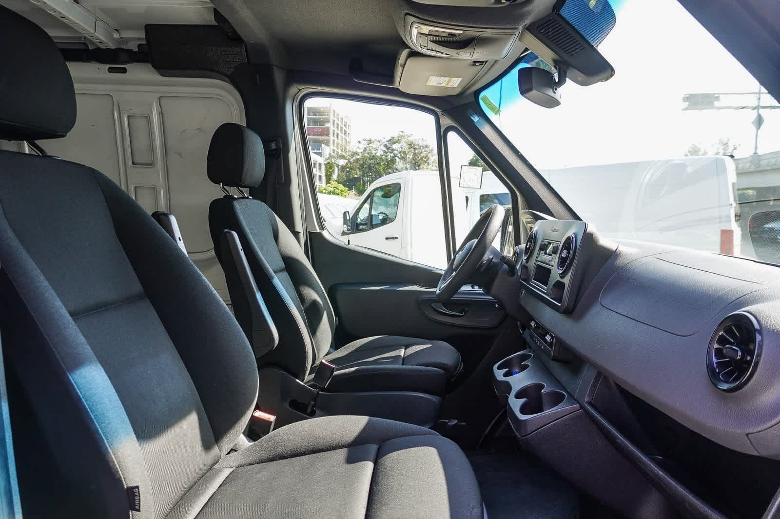 Thumbnail: 2019 Mercedes-Benz Sprinter - 16