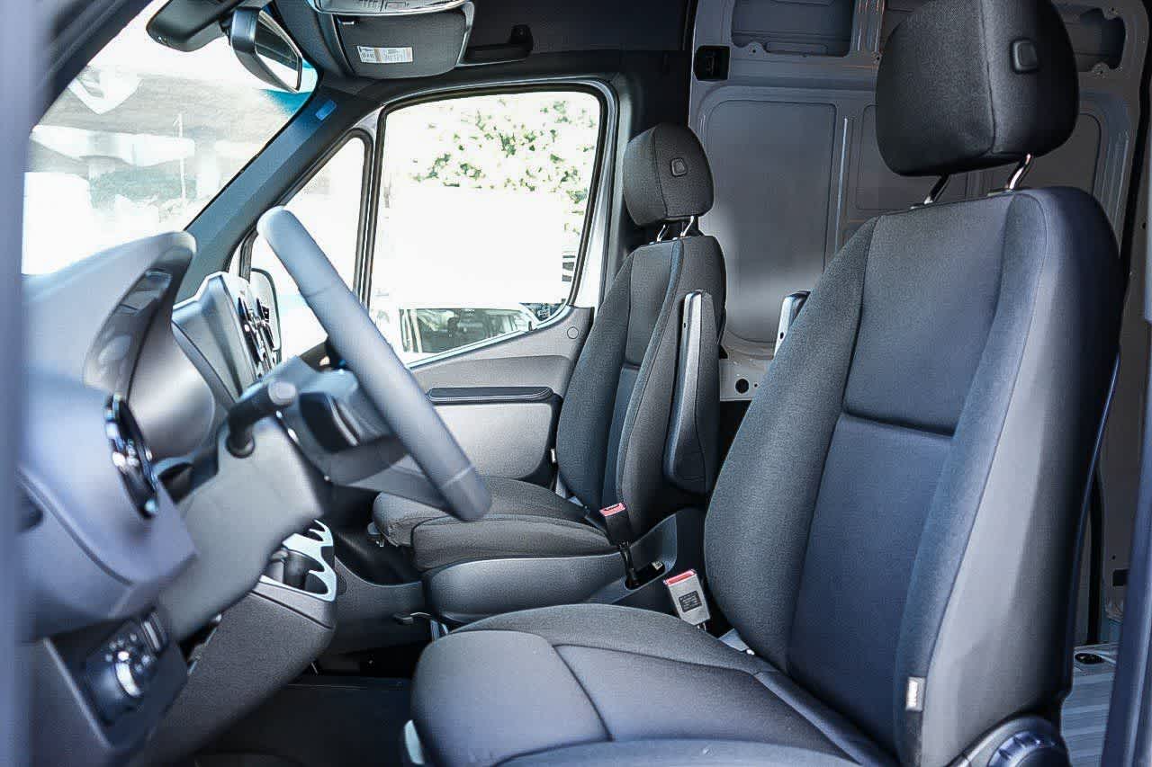 Thumbnail: 2026 Mercedes-Benz Sprinter - 16