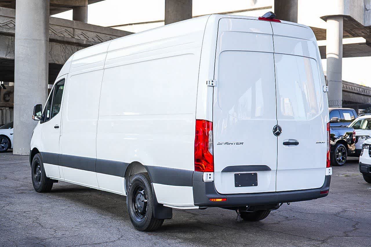 Thumbnail: 2026 Mercedes-Benz Sprinter - 8