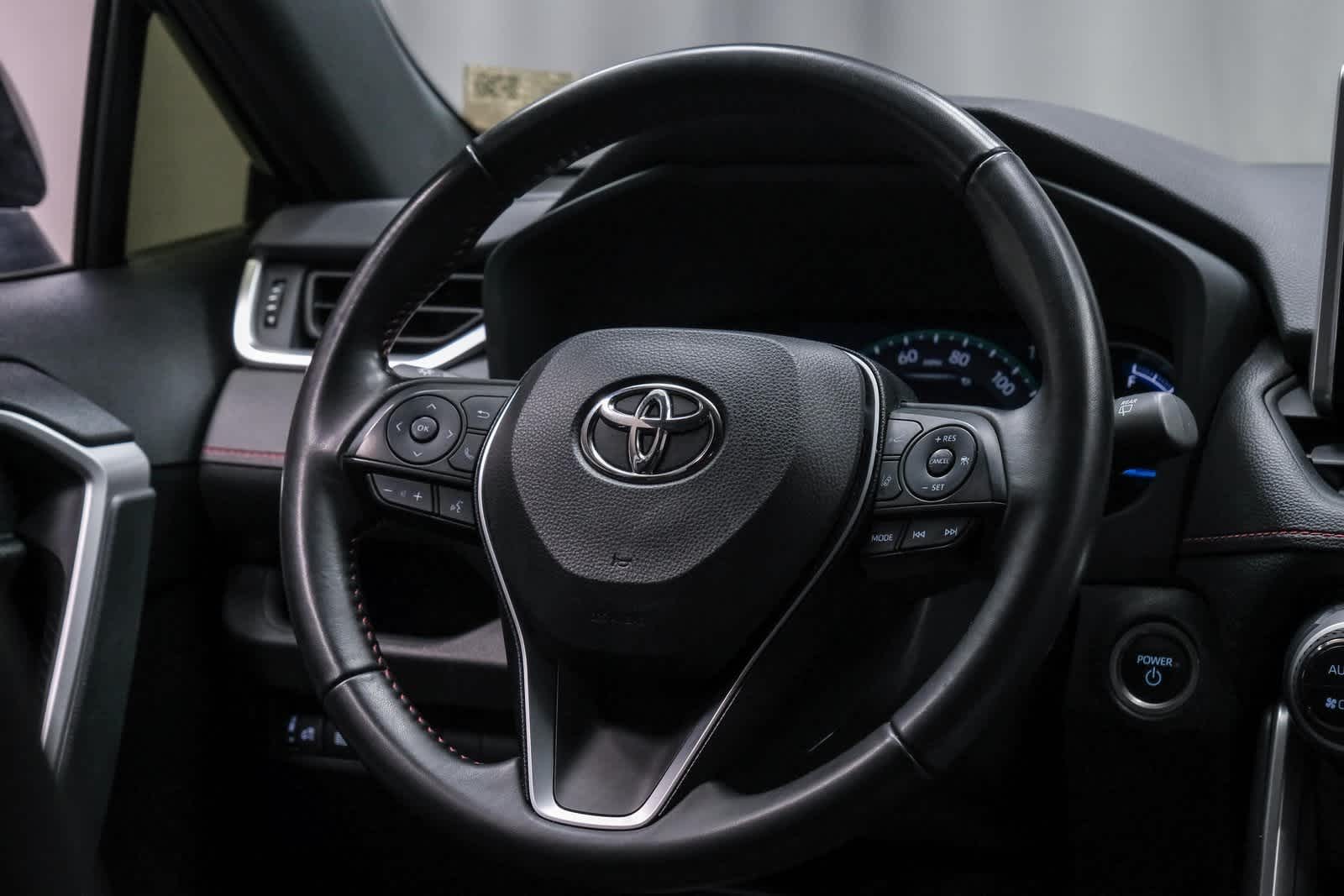 Thumbnail: 2023 Toyota RAV4 - 14