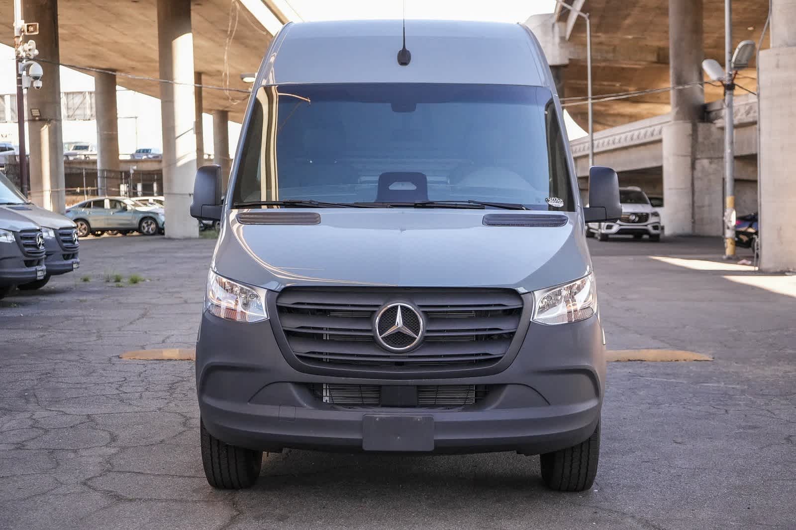 Thumbnail: 2025 Mercedes-Benz Sprinter - 2