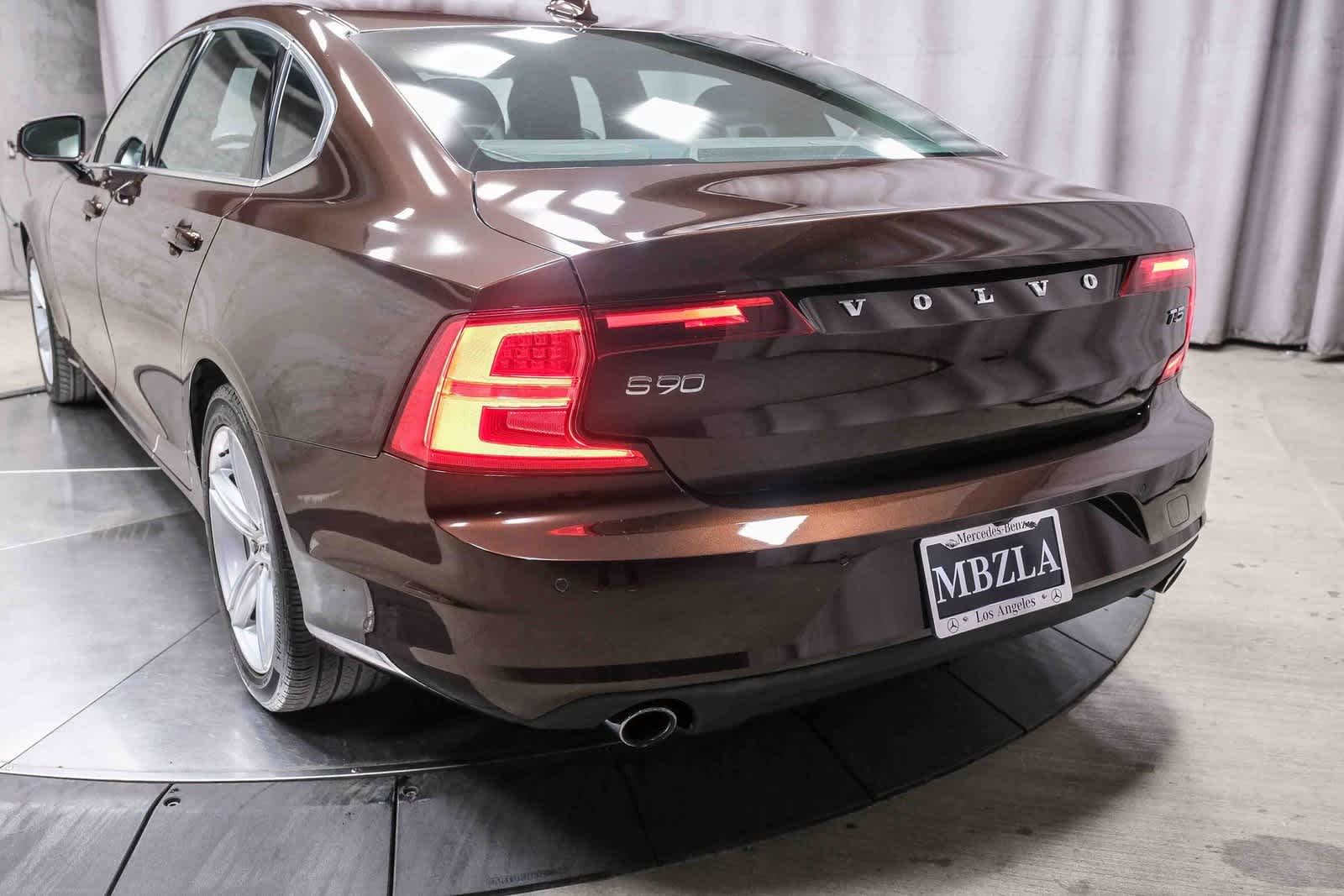 Thumbnail: 2018 Volvo S90 - 8