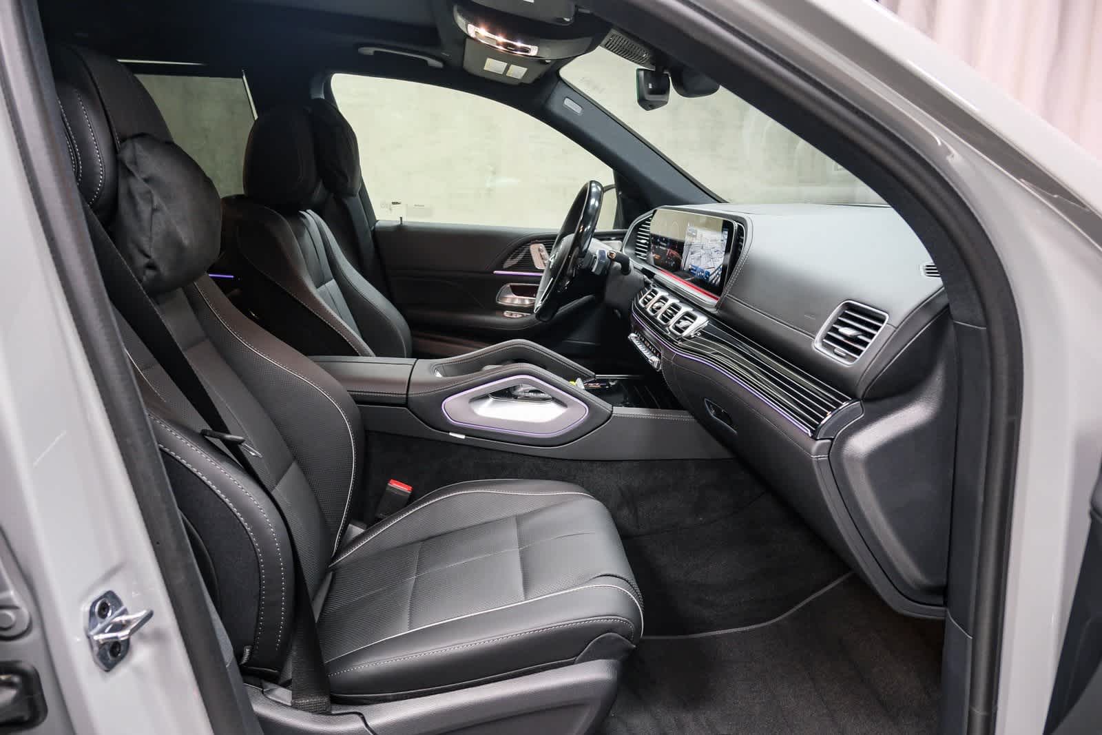 Thumbnail: 2025 Mercedes-Benz GLS - 17