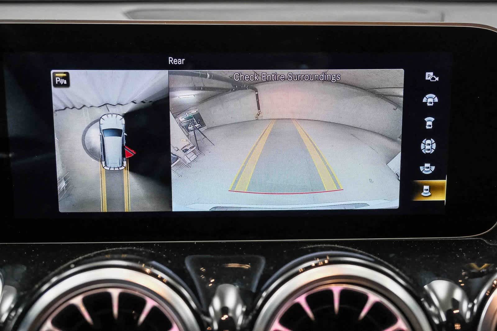 Thumbnail: 2021 Mercedes-Benz GLB - 26