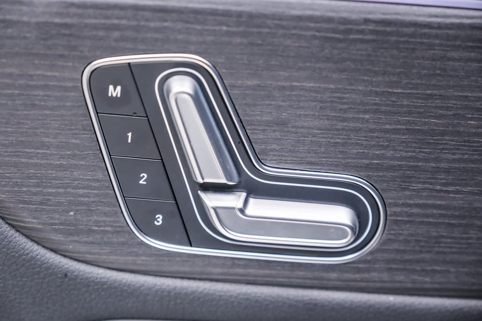 Thumbnail: 2025 Mercedes-Benz GLA - 24