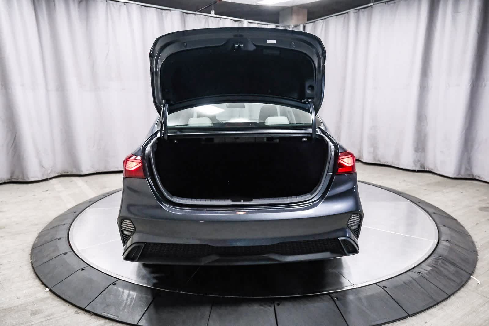 Thumbnail: 2022 Kia Forte - 27