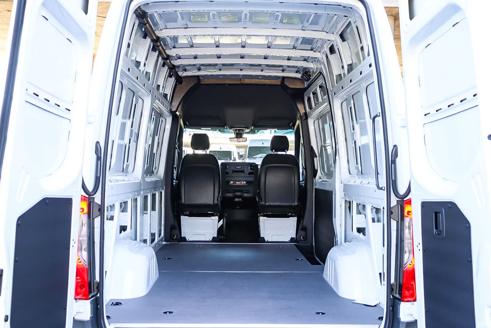 Thumbnail: 2026 Mercedes-Benz Sprinter - 31