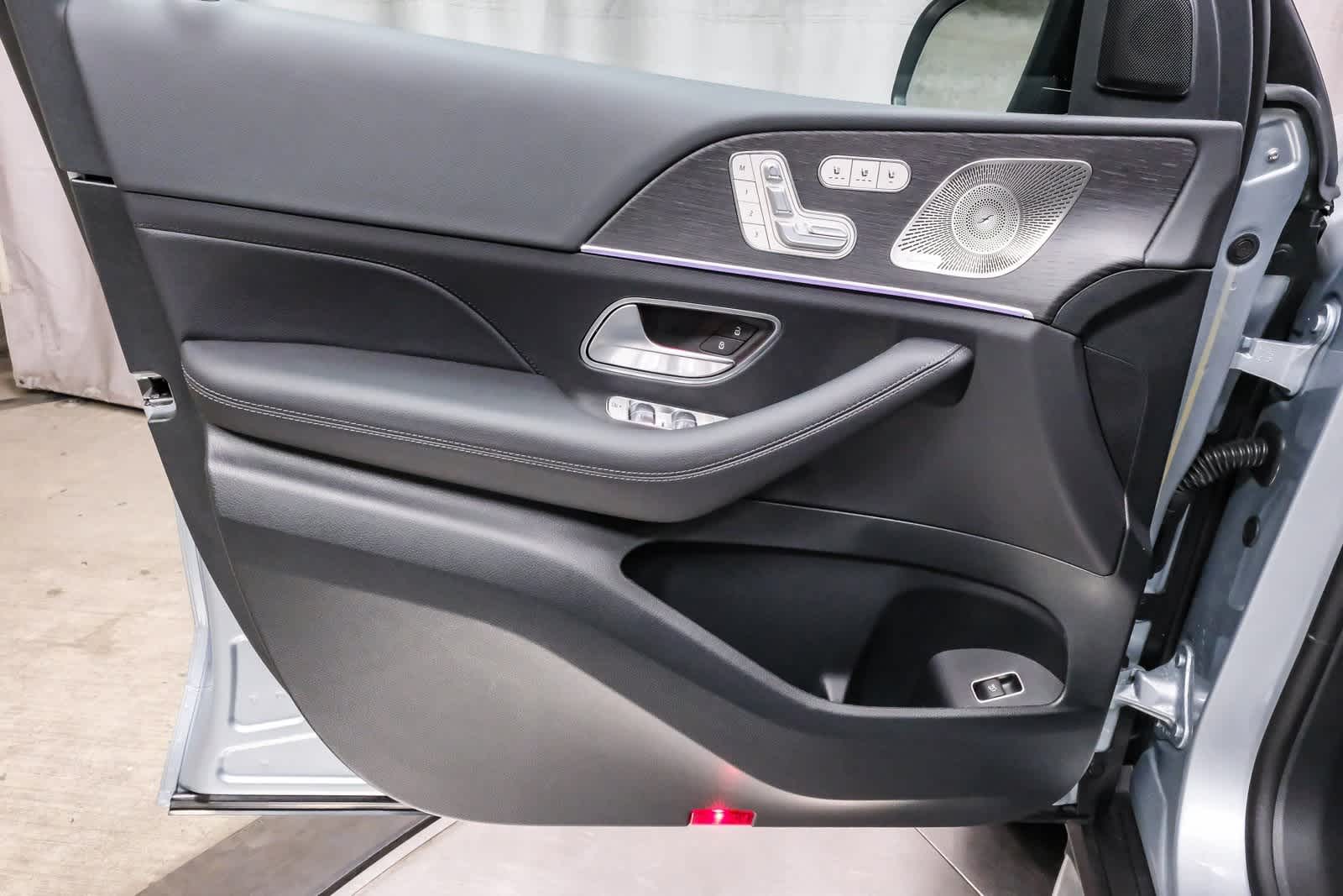 Thumbnail: 2026 Mercedes-Benz GLS - 23