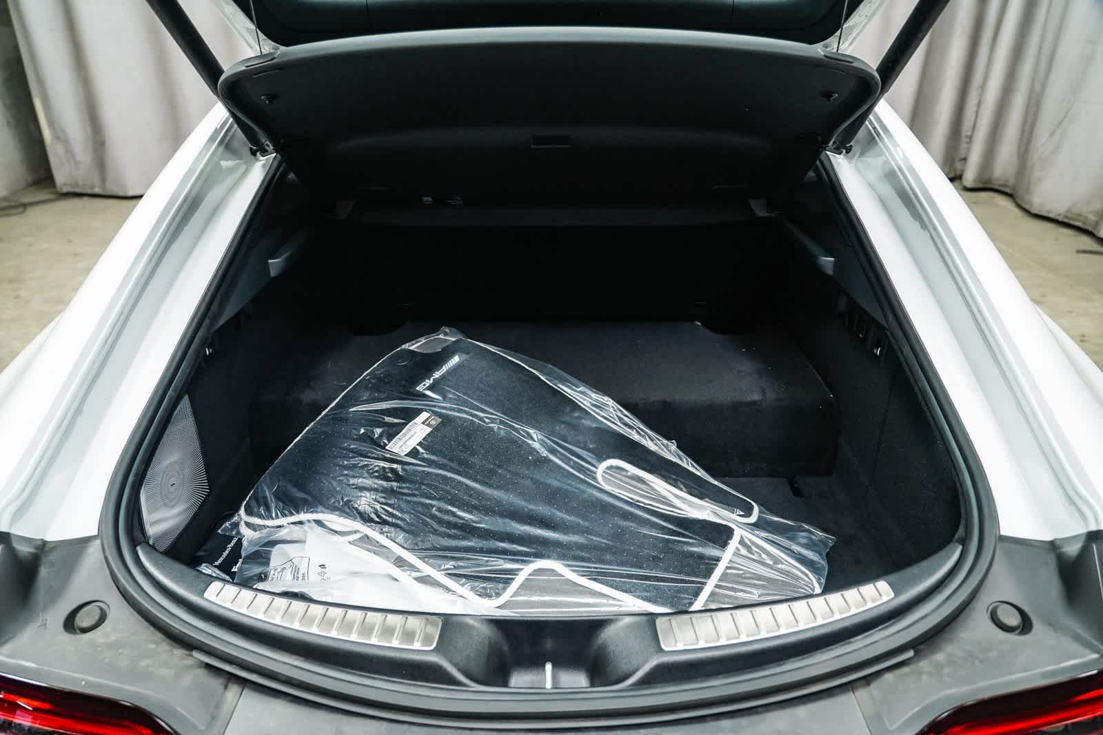 Thumbnail: 2026 Mercedes-Benz AMG GT - 26