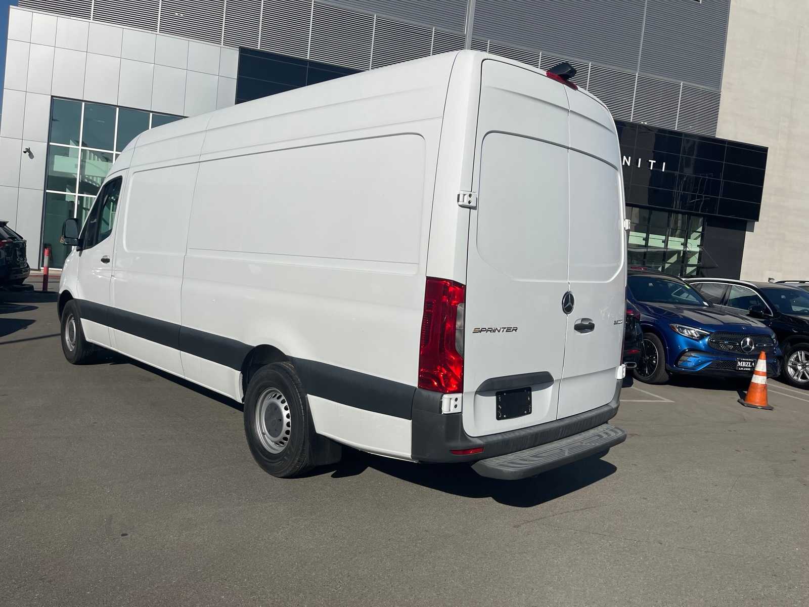 Thumbnail: 2021 Mercedes-Benz Sprinter - 3