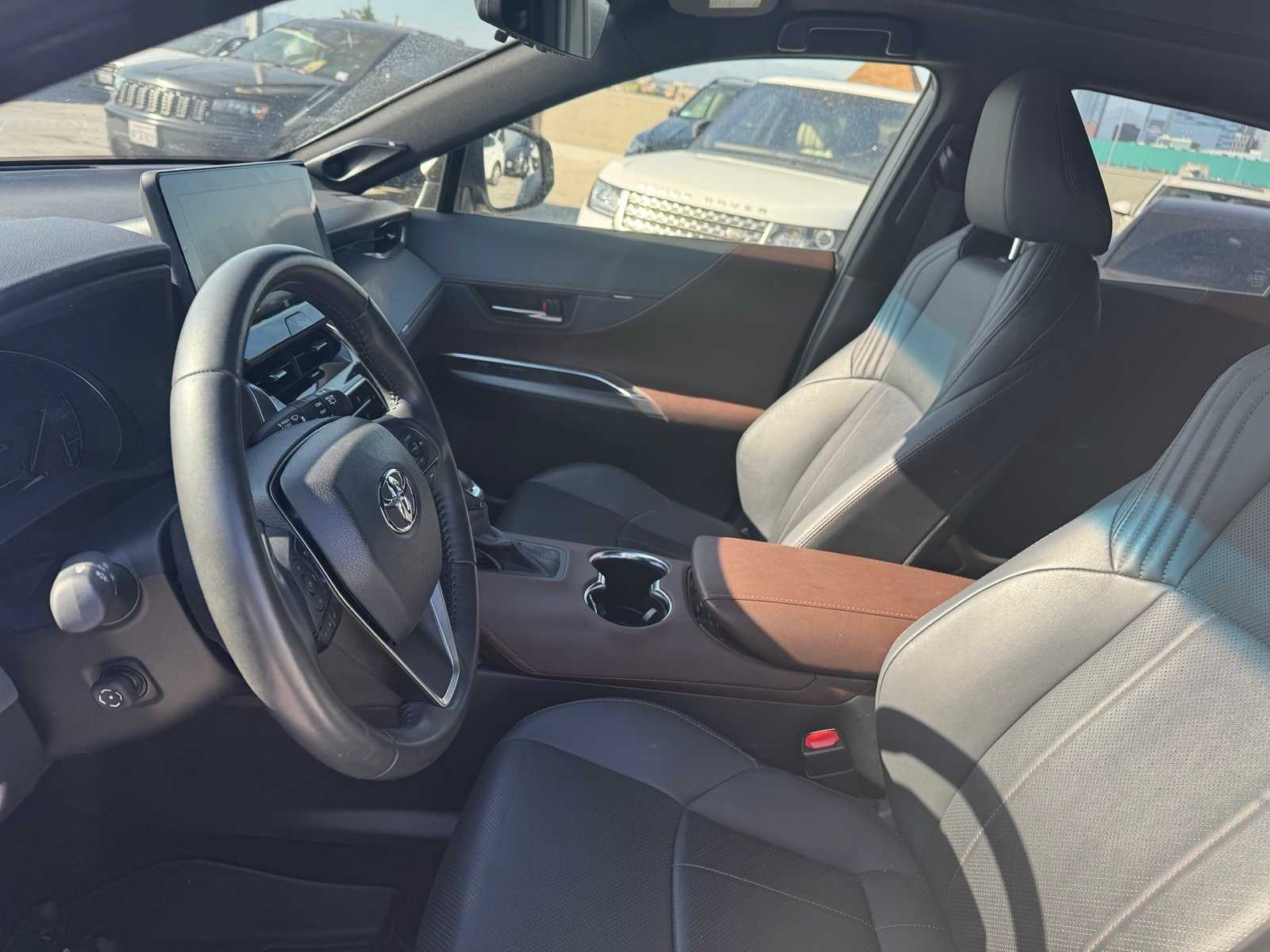 Thumbnail: 2021 Toyota Venza - 5
