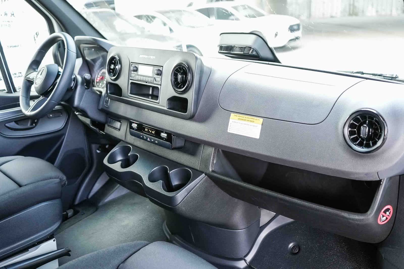 Thumbnail: 2026 Mercedes-Benz Sprinter - 13