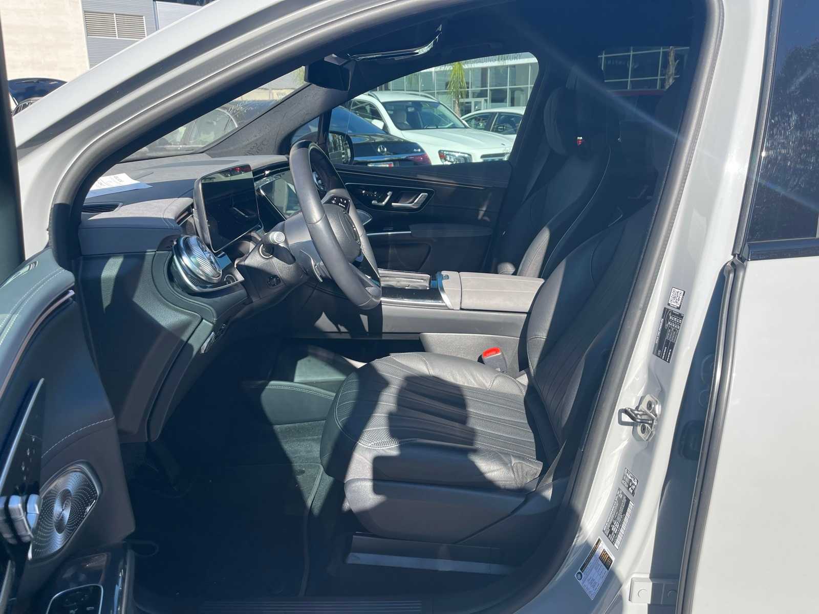 Thumbnail: 2023 Mercedes-Benz EQS - 6