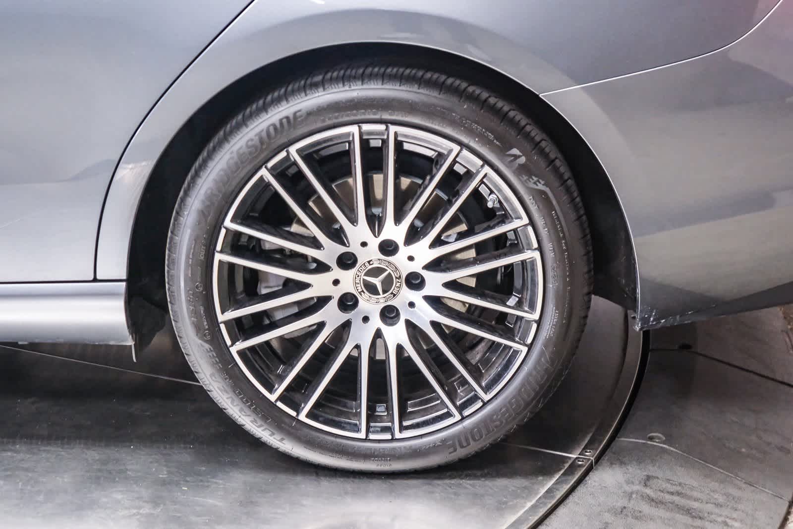 Thumbnail: 2025 Mercedes-Benz C-Class - 9