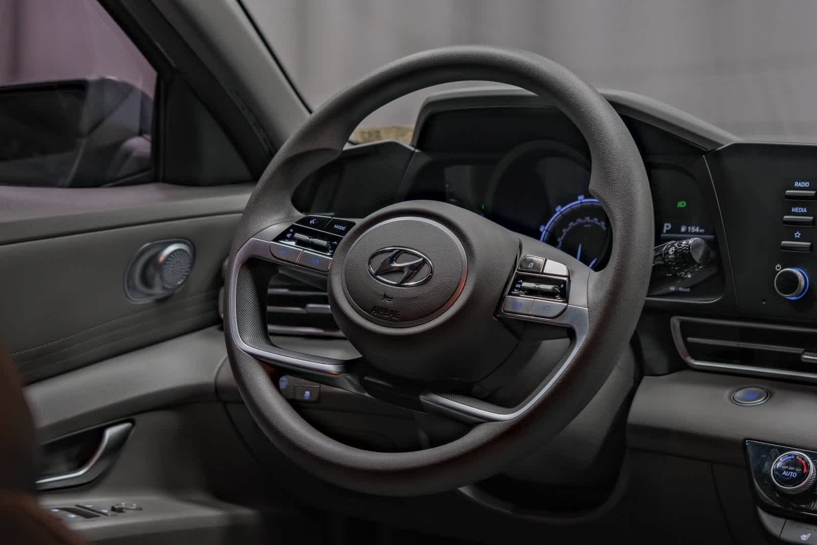 Thumbnail: 2023 Hyundai Elantra - 16