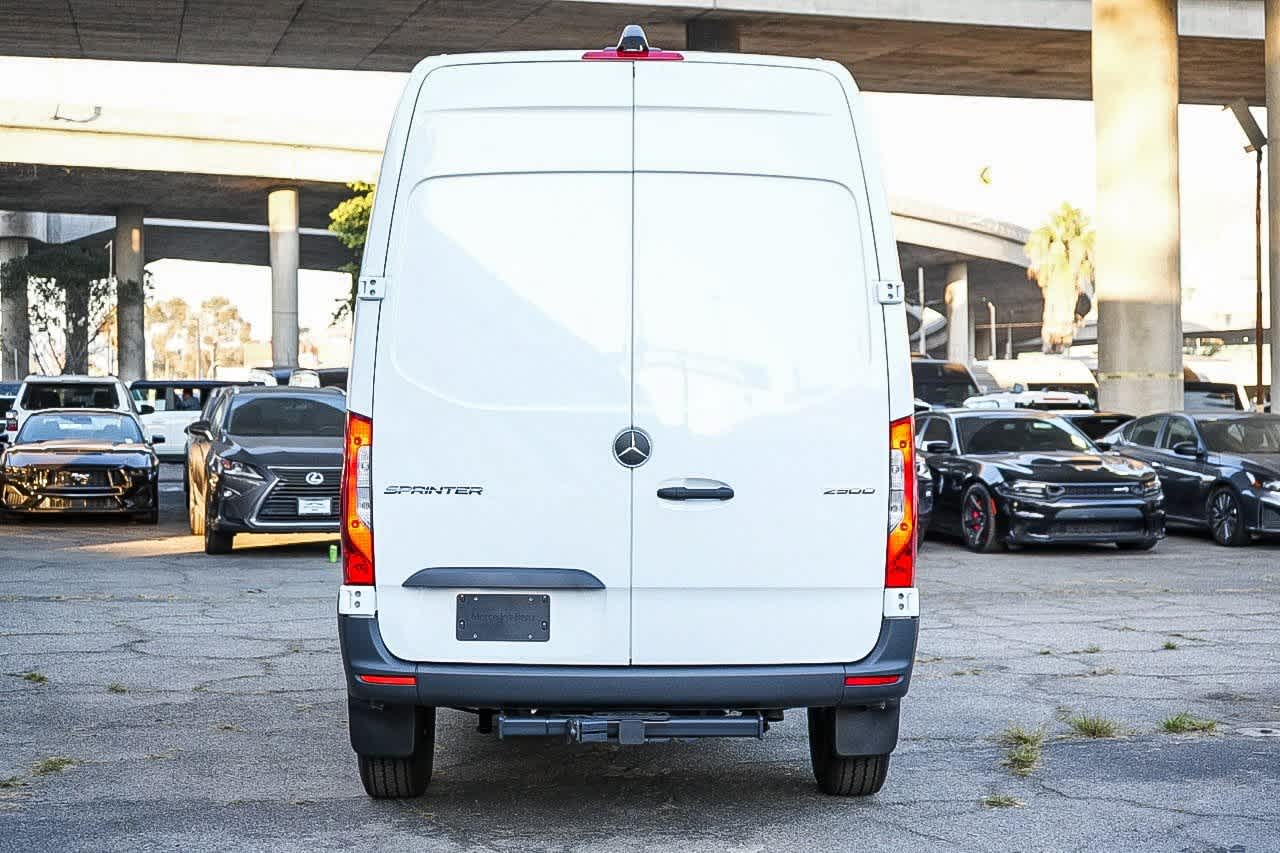 Thumbnail: 2026 Mercedes-Benz Sprinter - 7