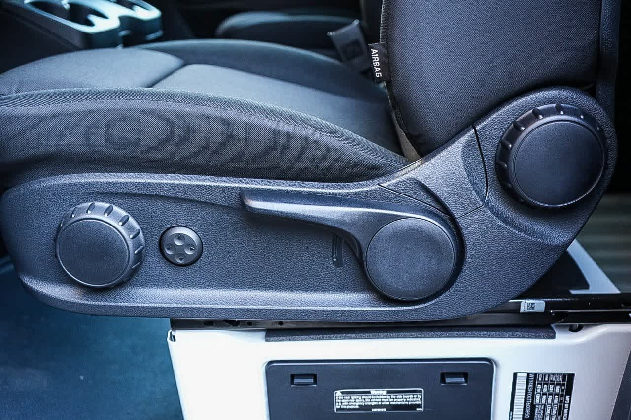 Thumbnail: 2026 Mercedes-Benz Sprinter - 18