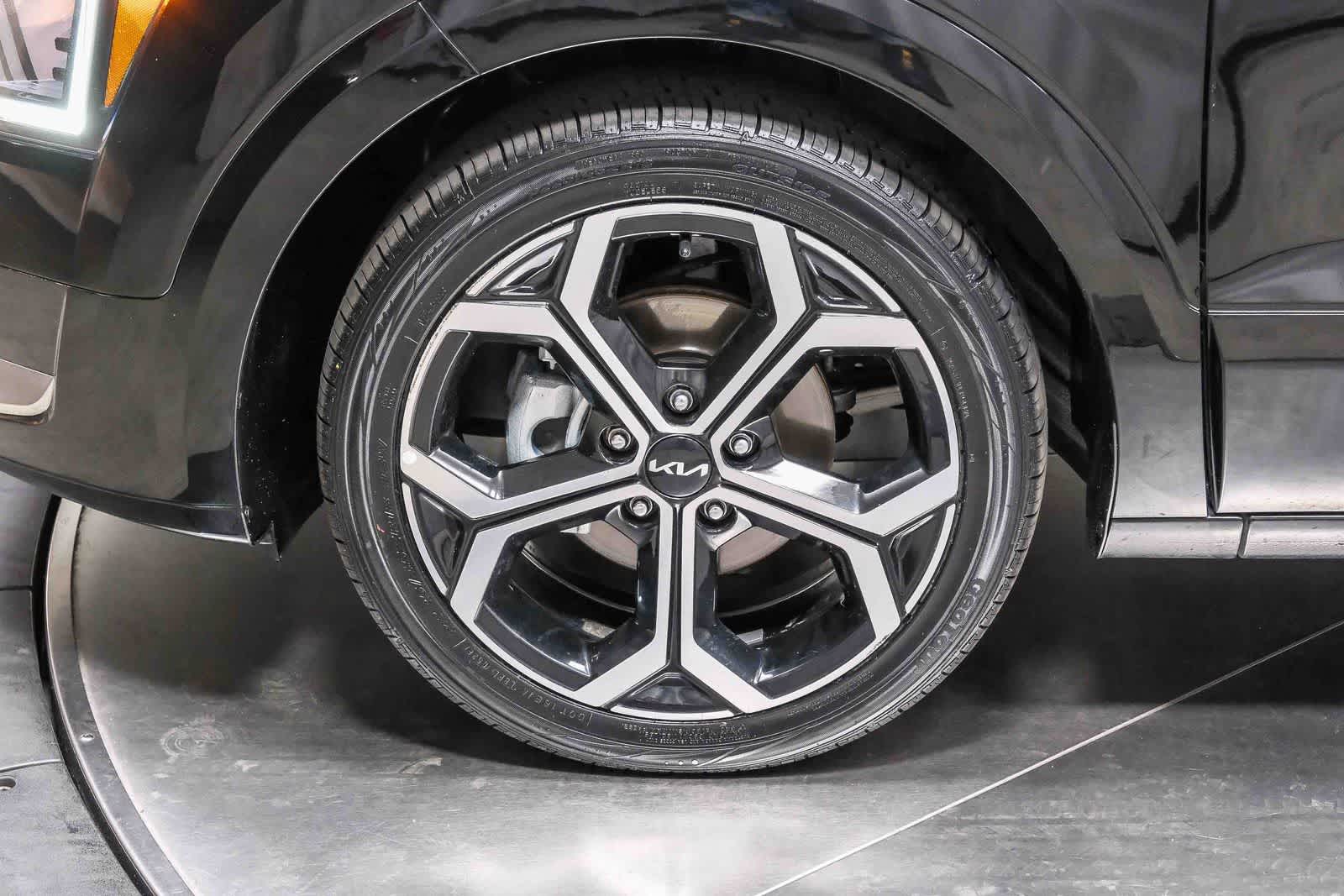 Thumbnail: 2023 Kia Niro - 9