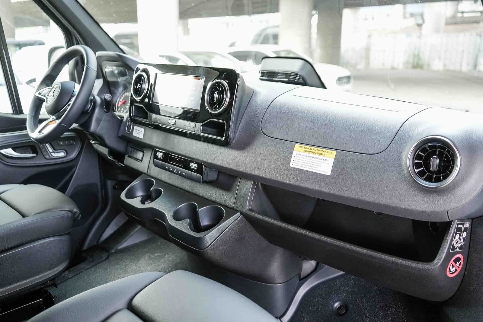 Thumbnail: 2026 Mercedes-Benz Sprinter - 13