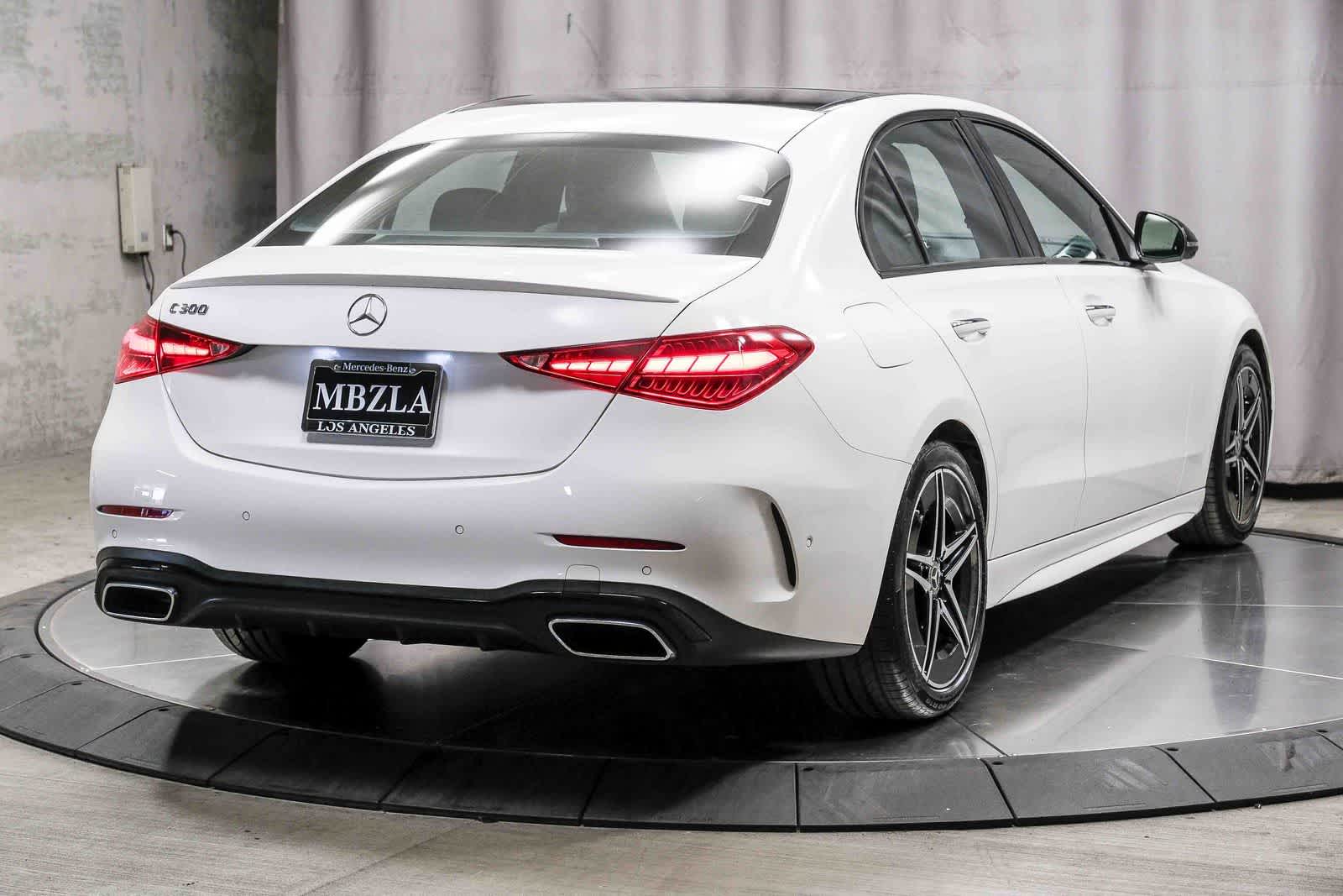 Thumbnail: 2022 Mercedes-Benz C-Class - 3