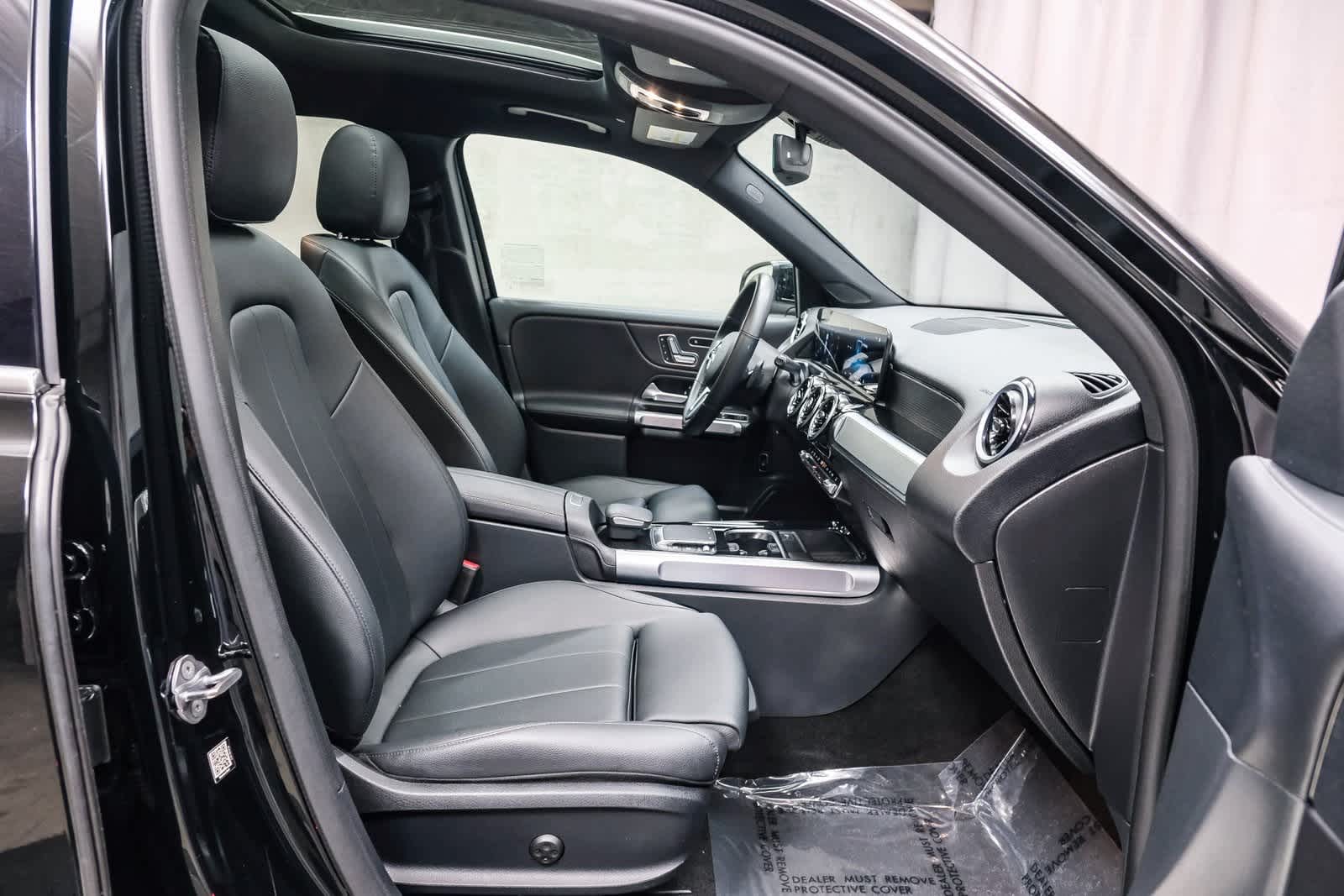 Thumbnail: 2023 Mercedes-Benz GLB - 18