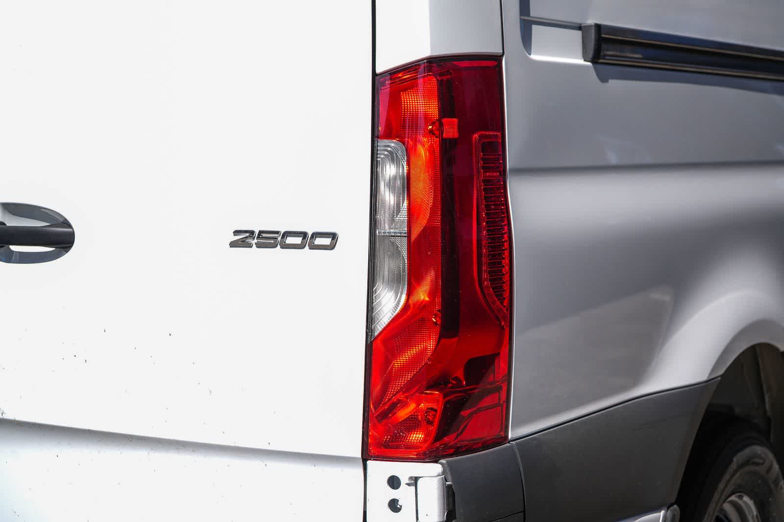 Thumbnail: 2026 Mercedes-Benz Sprinter - 11