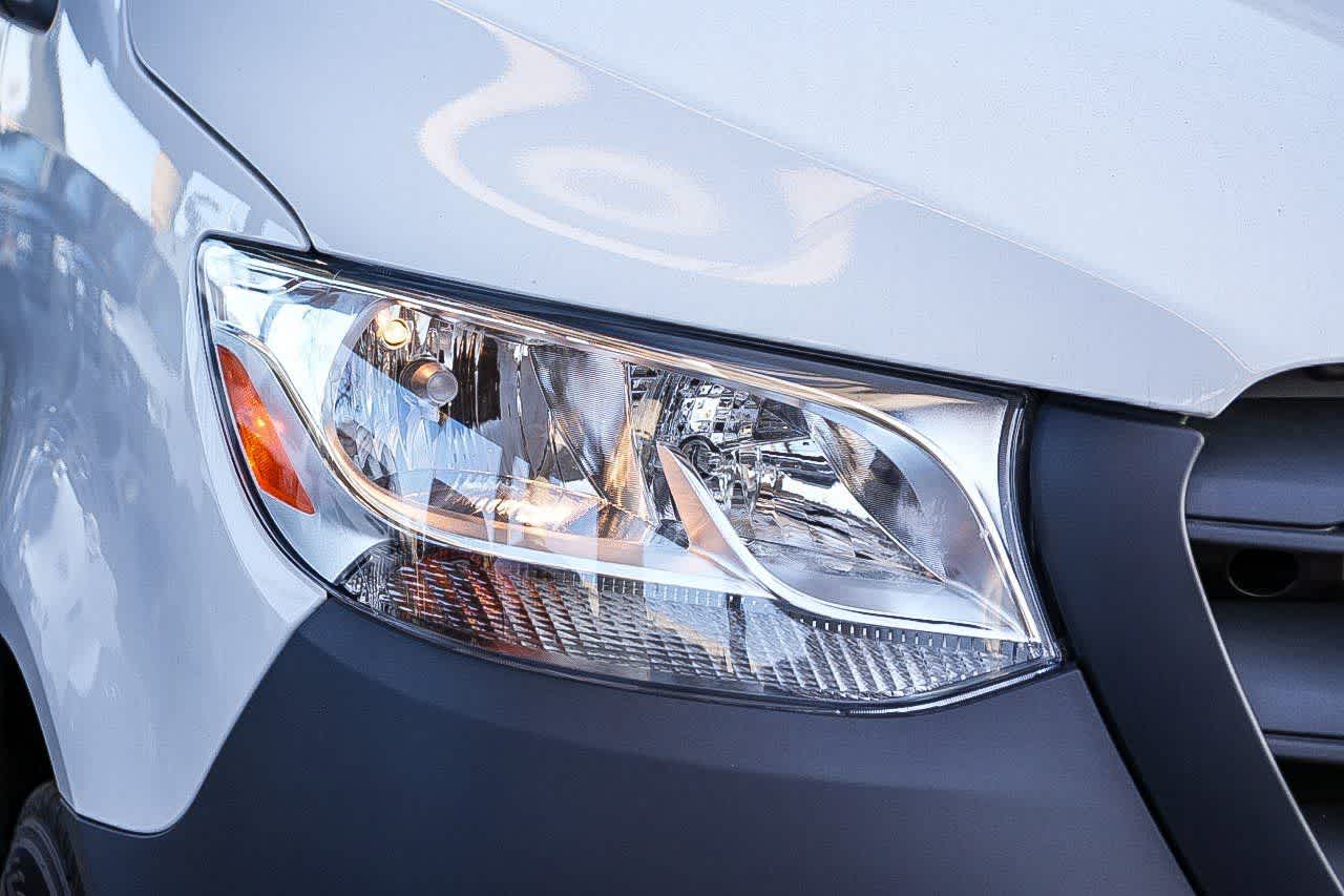 Thumbnail: 2026 Mercedes-Benz Sprinter - 4