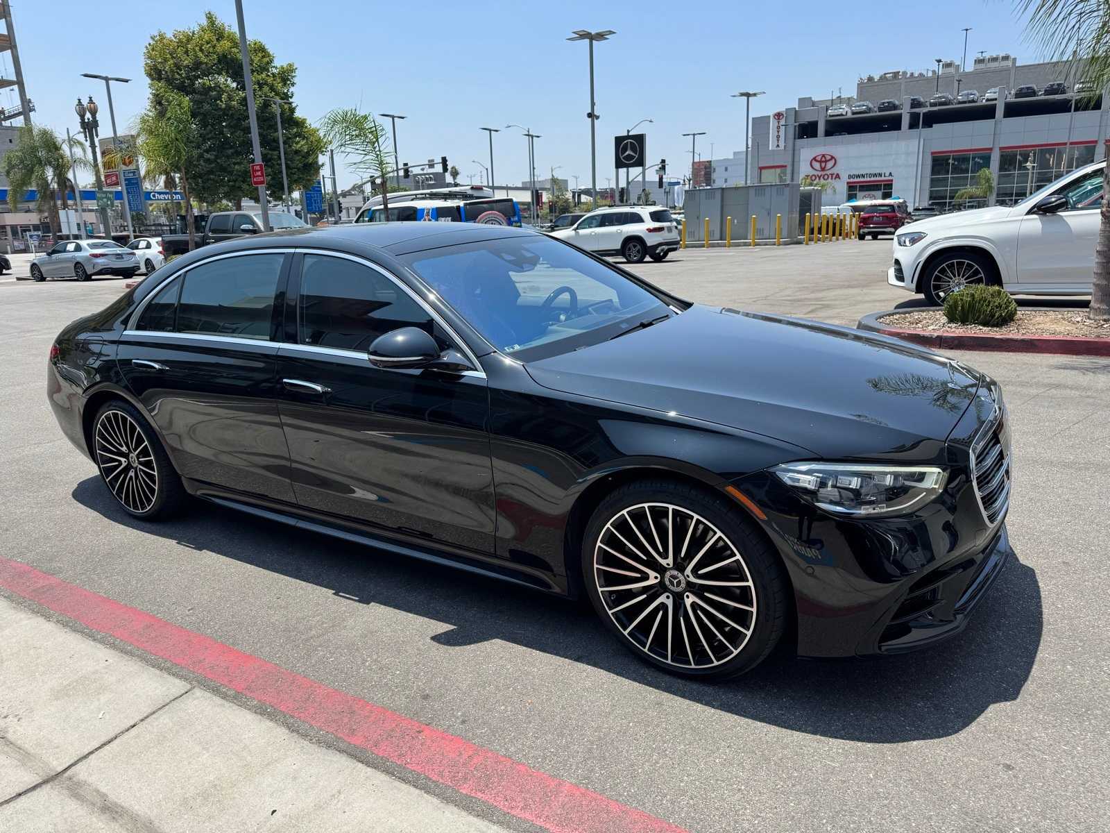 Thumbnail: 2022 Mercedes-Benz S-Class - 2